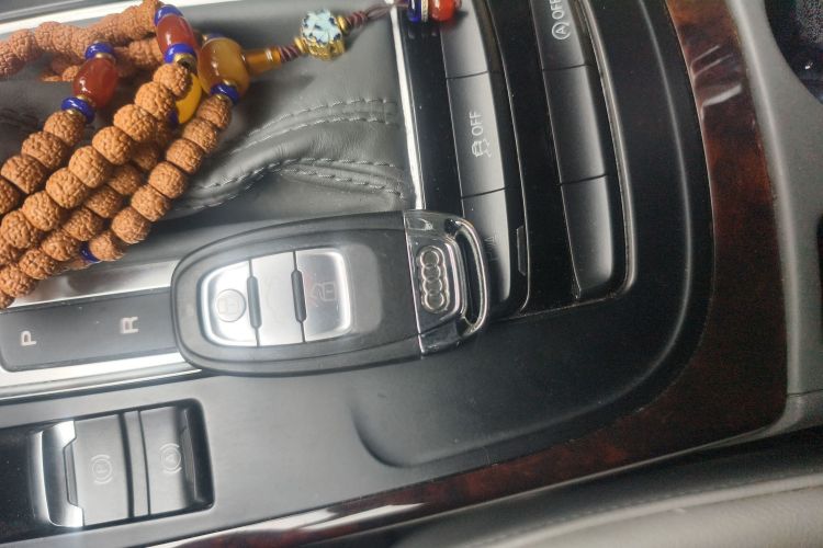 奥迪A4L 2013款 35 TFSI 自动舒适型中控内饰7001