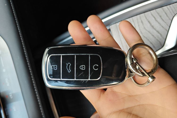 奇瑞 瑞虎8 PRO 2022款 390T 两驱天穹版 5座中控内饰7001