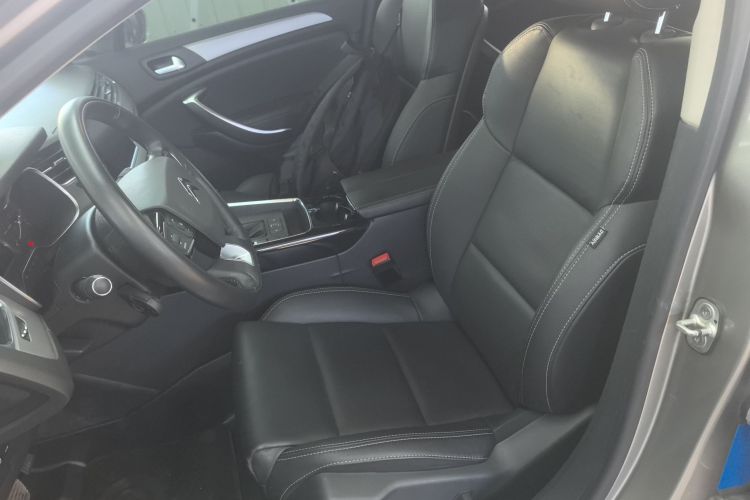 雪铁龙C5 2017款 350THP 自动豪华型中控内饰19