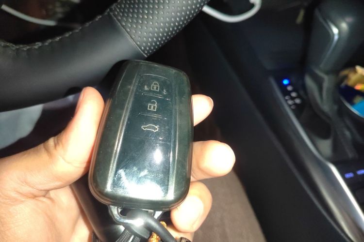 丰田 凯美瑞 2023款 2.5G 豪华版中控内饰11