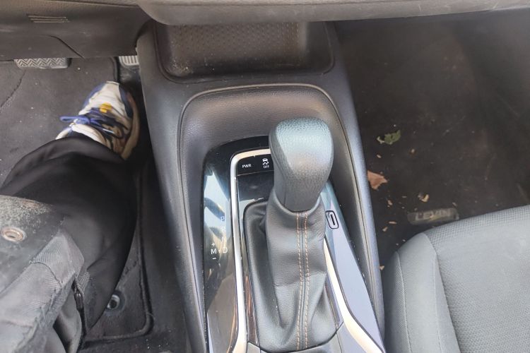 丰田 雷凌 2023款 TNGA 1.5L CVT进取版中控内饰18