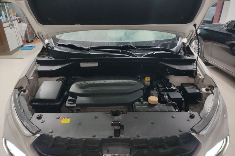 宝骏510 2019款 1.5L 手动劲享型77kW 国VI机舱底盘24