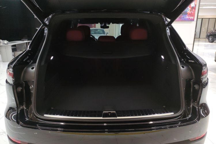 保时捷 2023款 Cayenne 3.0T机舱底盘23