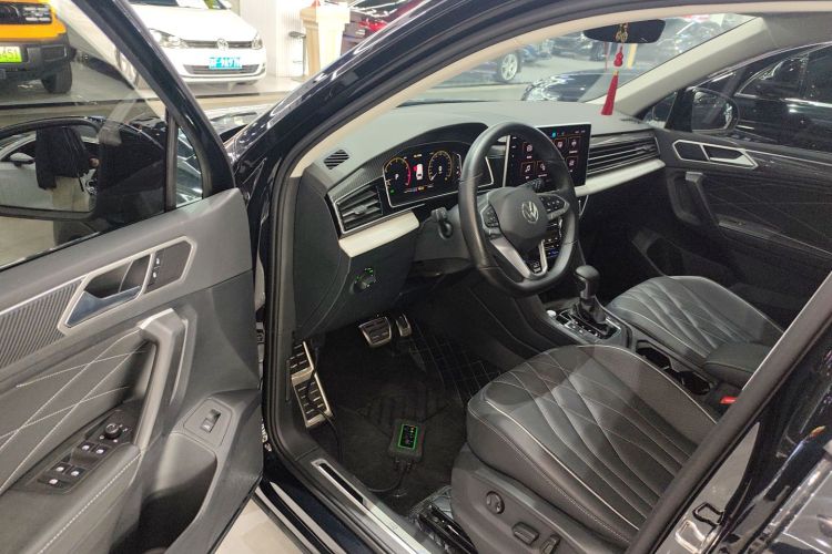 大众 途观L 2024款 330TSI 自动两驱R-Line越享版中控内饰7003