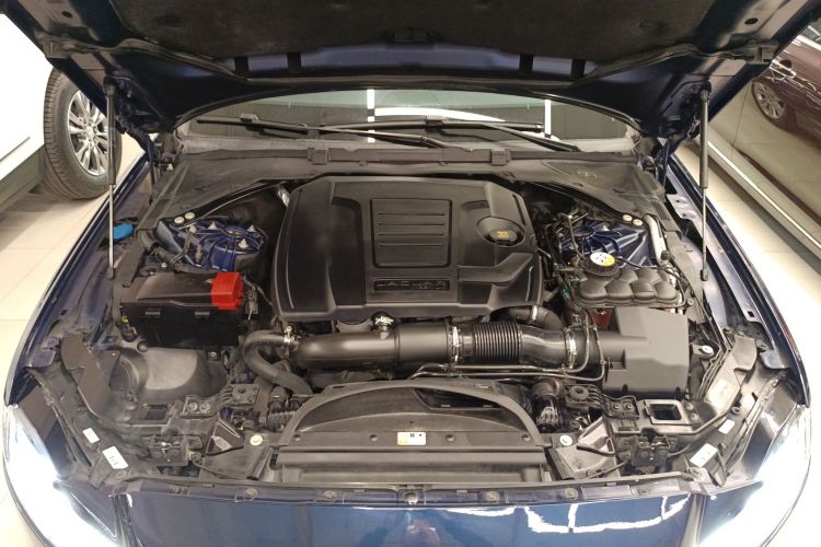 捷豹XFL 2018款 XFL 2.0T 250PS 豪华版局部细节24