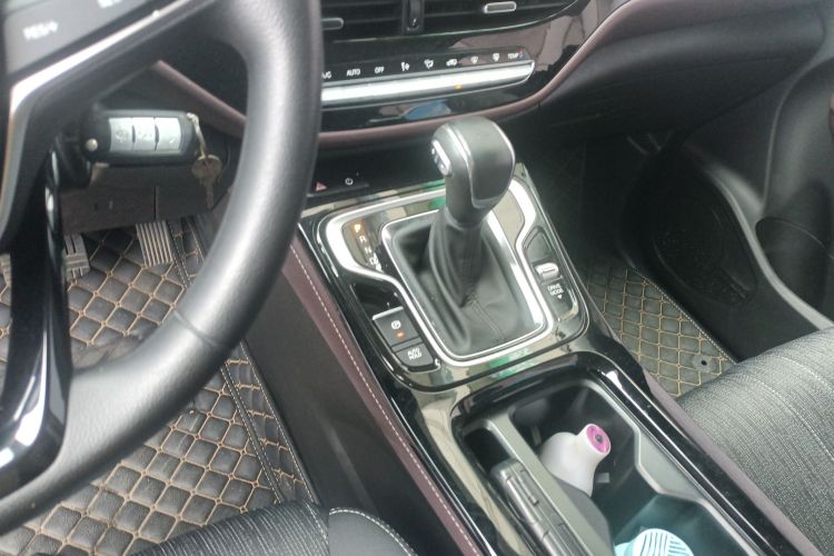 广汽传祺 传祺M6 2023款 PRO 270T DCT精英版中控内饰18