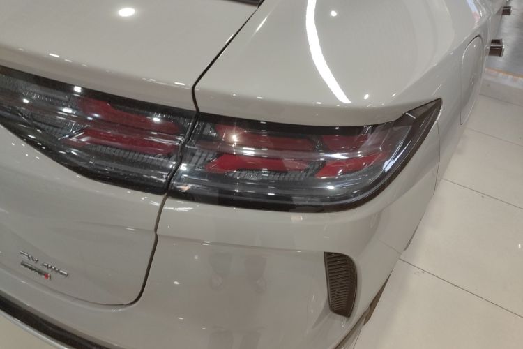 腾势N7 2025款 630 四驱智驾双激光旗舰版车身外观9