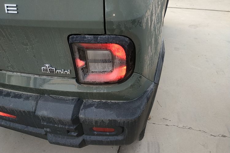 吉利银河 2025款 210km 熊猫骑士车身外观9