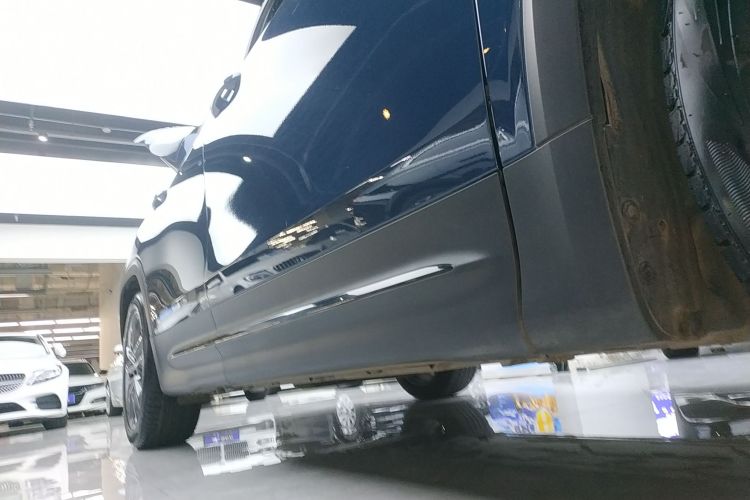 奔驰GLB AMG 2021款 改款 AMG GLB 35 4MATIC局部细节9001