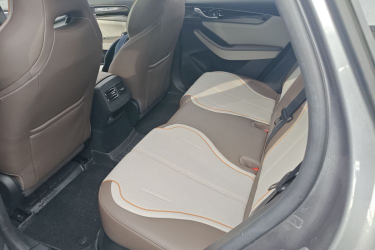 比亚迪 秦PLUS 2024款 荣耀版 DM-i 55KM超越型中控内饰21