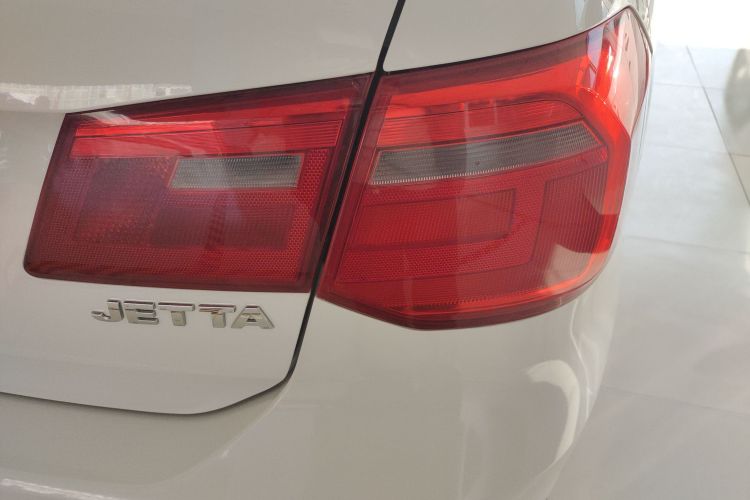 大众 捷达 2015款 质惠版 1.4L 手动时尚型车身外观9