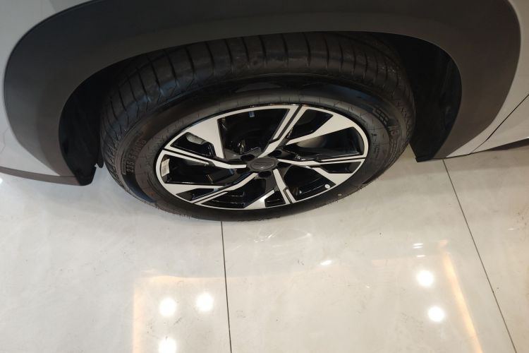 吉利银河 银河L7 2025款 EM-i 115km 远航版车身外观6007