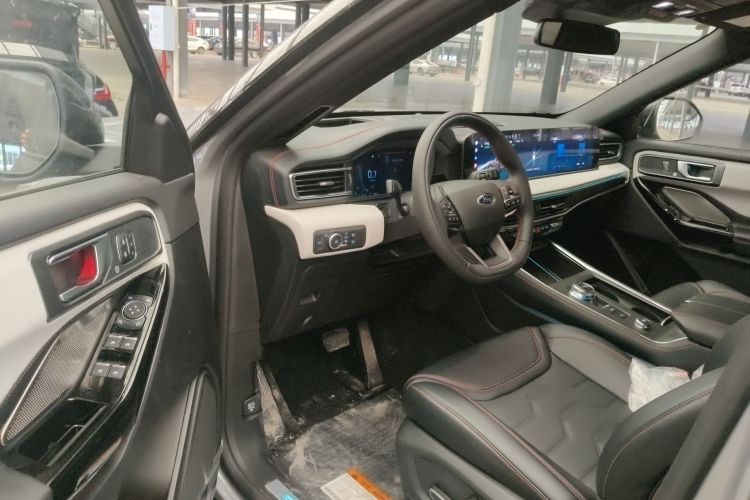 福特 探险者 2024款 2.3T EcoBoost 四驱ST-LINE 6座中控内饰7003