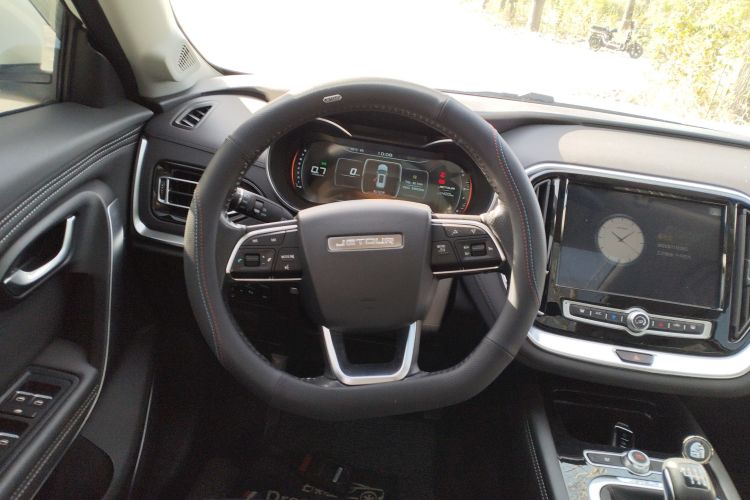 捷途X70 2020款 1.5T 手动智行版 7座中控内饰13