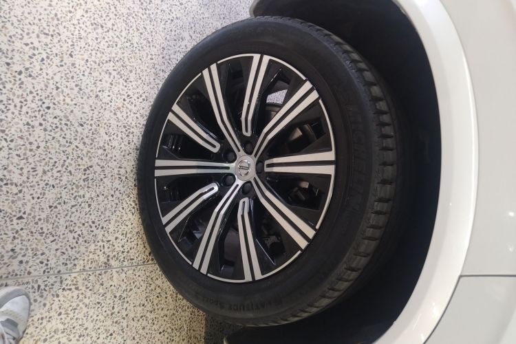 沃尔沃XC90 2020款 改款 T6 智逸豪华版 7座车身外观56