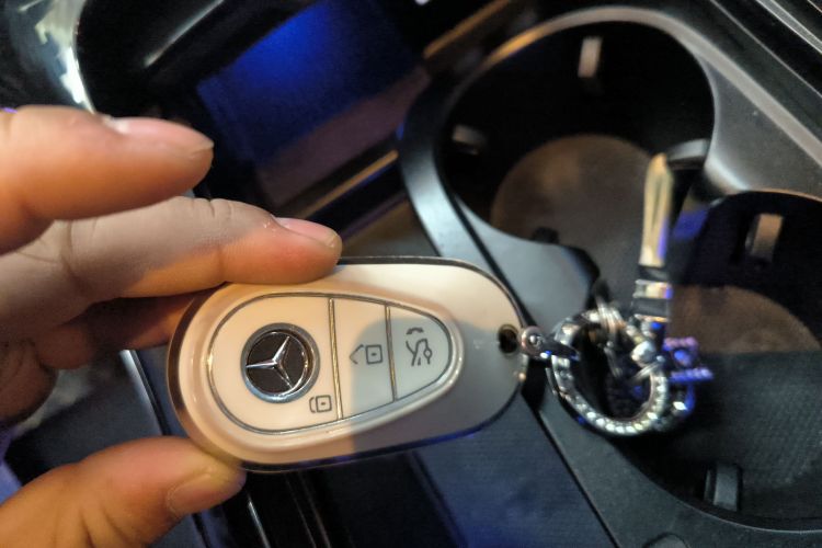 奔驰C级 2023款 C 260 L 运动版中控内饰11