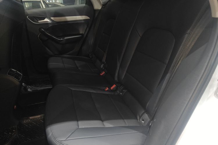 奥迪Q3 2015款 30 TFSI 进取型中控内饰21