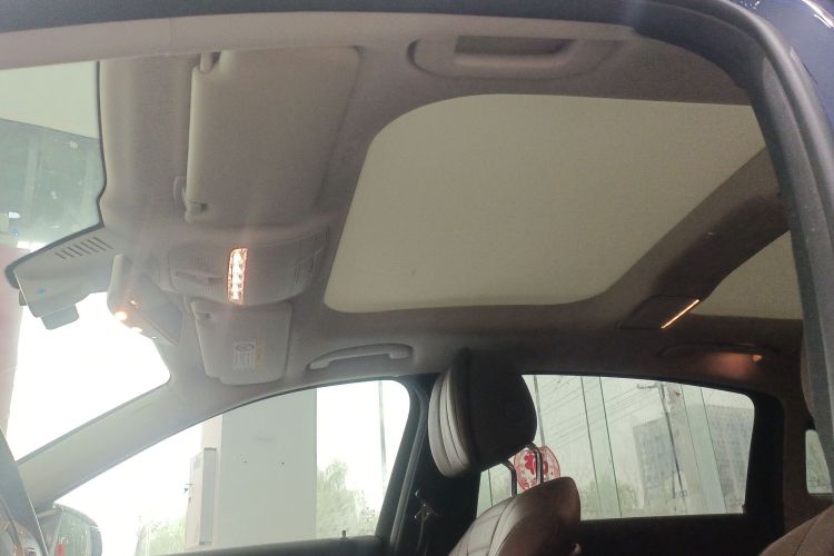 奔驰E级 2020款 改款 E 300 L 运动时尚型局部细节22