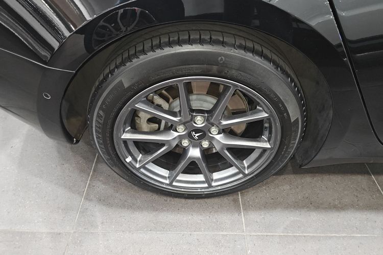 特斯拉 Model 3 2022款 后轮驱动版车身外观6004