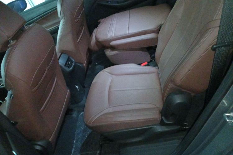 别克GL6 2019款 18T 6座互联豪华型 国VI中控内饰7004