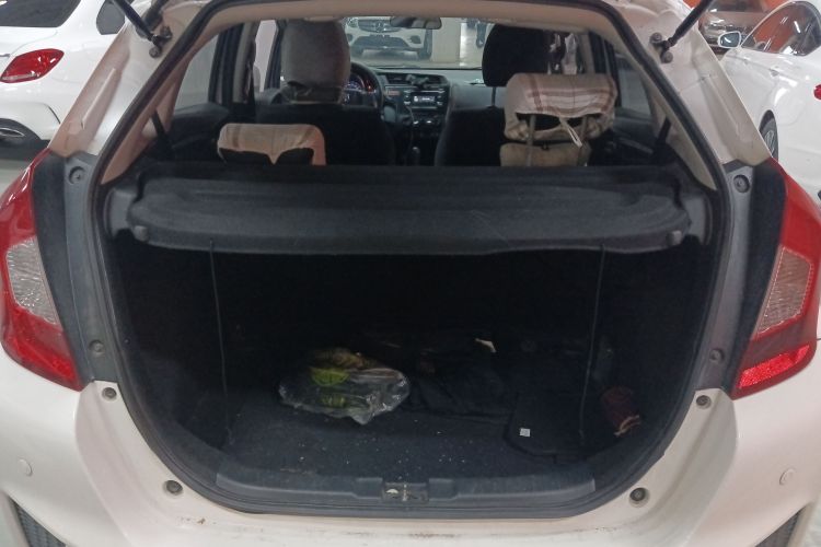 本田 飞度 2016款 1.5L LXS CVT舒适天窗版局部细节23