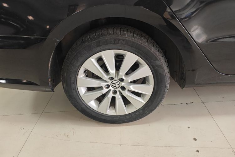 大众 朗逸 2013款 改款经典 1.6L 自动舒适版车身外观6008