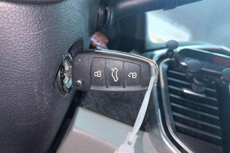 江淮瑞风 瑞风M4 2016款 2.0L 手动豪华型中控内饰7001