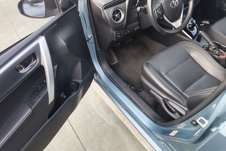 丰田 卡罗拉 2017款 改款双擎 1.8L E-CVT精英版中控内饰20