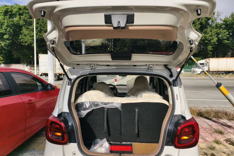 五菱汽车 宏光MINIEV 2025款 四门版 进阶款机舱底盘23