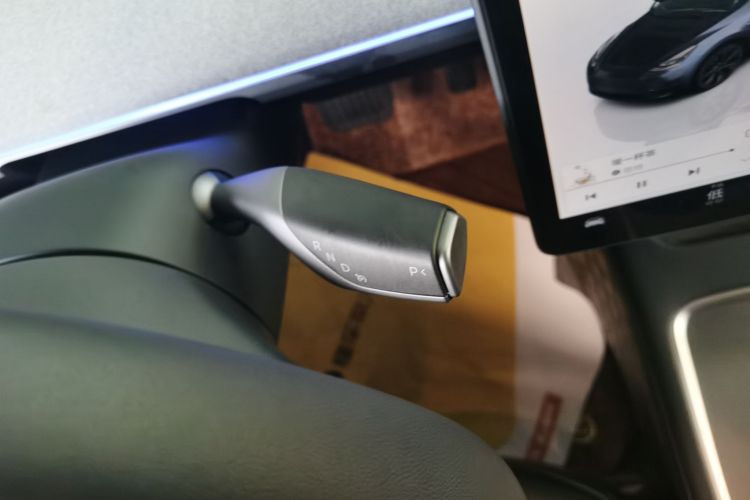 特斯拉 Model Y 2024款 后轮驱动版中控内饰18