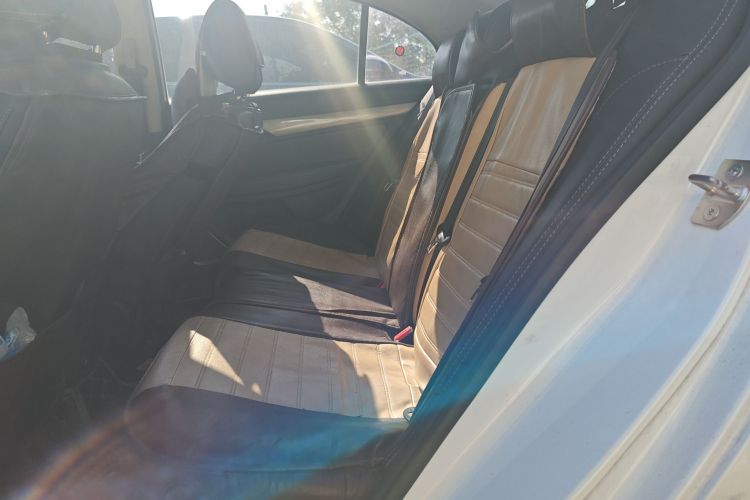 吉利汽车 帝豪 2019款 领军版 1.5L CVT向上亚运版 国VI中控内饰7004