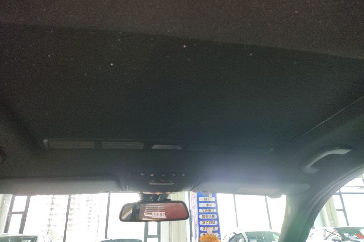 奔驰C级 2018款 C 200 运动版中控内饰22