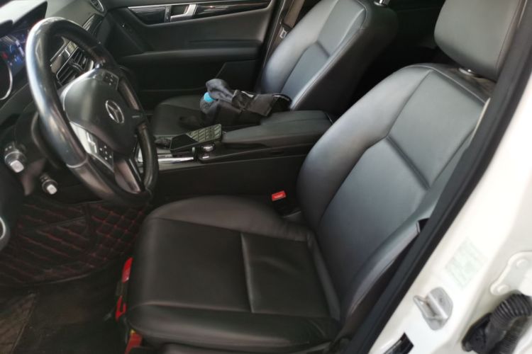 奔驰C级 2013款 C 180 经典型 Grand Edition局部细节19