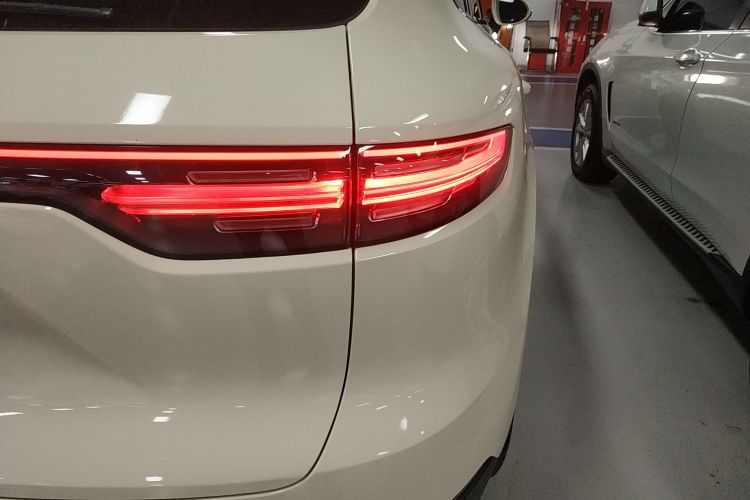 保时捷 2019款 Cayenne 3.0T车身外观6001