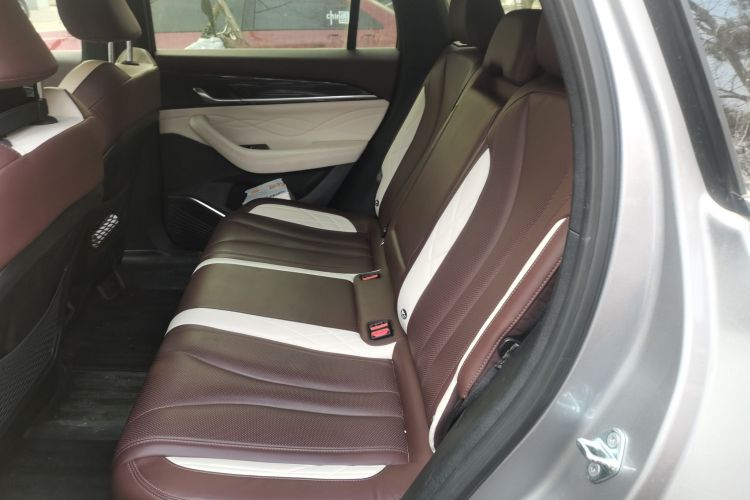 吉利汽车 星越L 2021款 2.0TD DCT EVO两驱尊贵型中控内饰21