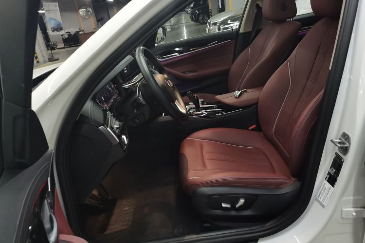 宝马5系 2022款 改款二 525Li 豪华套装中控内饰20