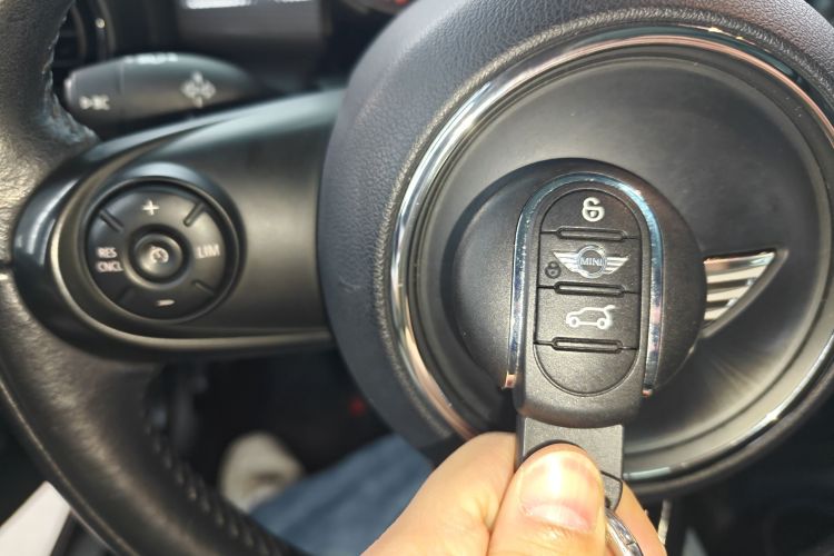 MINI 2016款 1.5T COOPER中控内饰7001