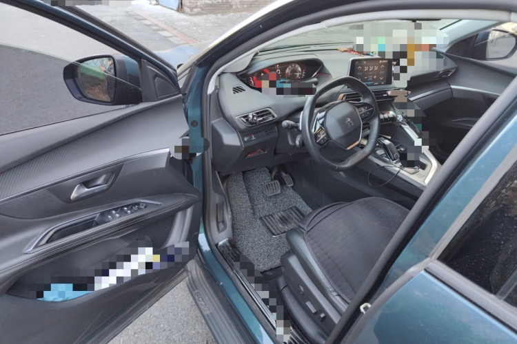 标致5008 2017款 350THP 7座无界版中控内饰20