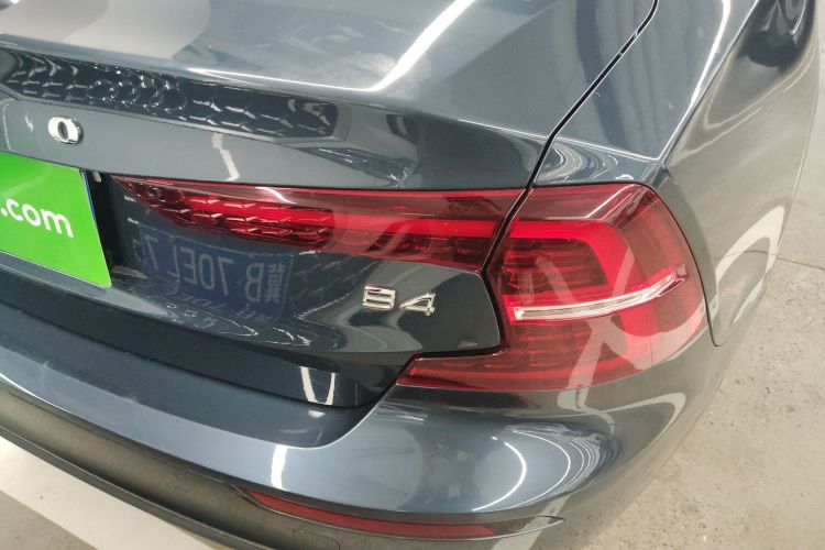 沃尔沃S60 2022款 B4 智逸豪华版车身外观9