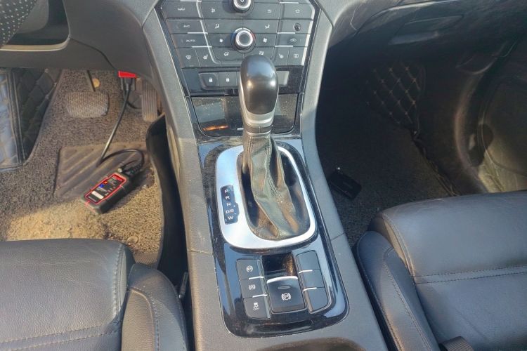 名爵 锐腾 2015款 2.0TGI TST豪华版中控内饰18