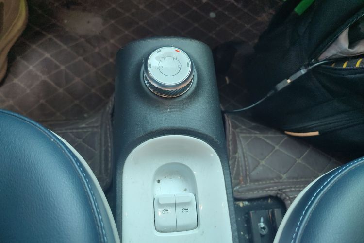 五菱汽车 宏光MINIEV 2022款 GAMEBOY 300km 玩咖款 磷酸铁锂局部细节18