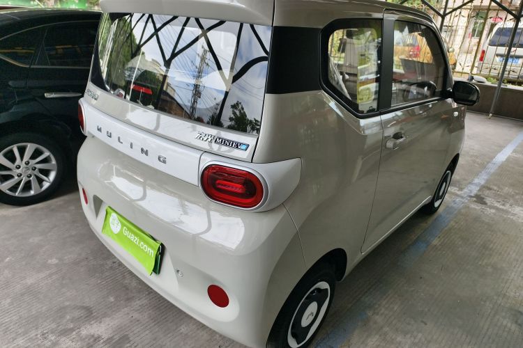 五菱汽车 宏光MINIEV 2024款 第三代 215km 青春版车身外观7