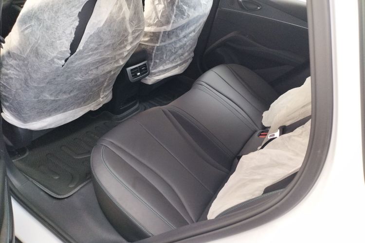 比亚迪 海豹06新能源 2024款 DM-i 80KM尊贵型中控内饰7004