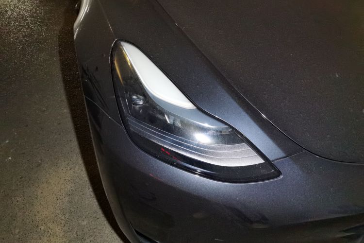 特斯拉 Model Y 2024款 后轮驱动版车身外观8