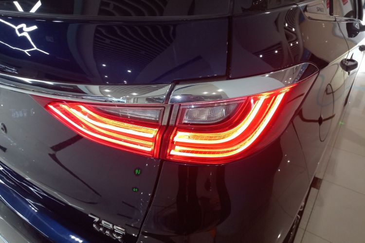 比亚迪 宋MAX新能源 2019款 DM 1.5T 智联致进型 7座 国VI车身外观9