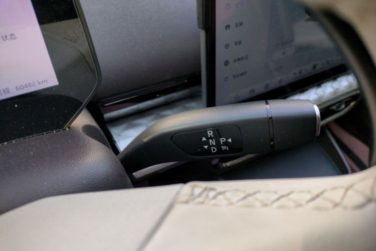 江淮钇为 钇为3 2023款 405km Lite中控内饰18