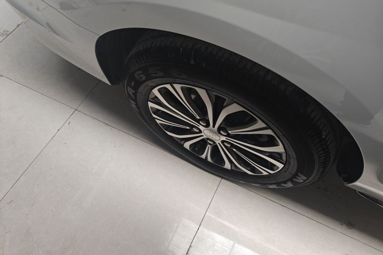 别克GL8 2023款 改款 陆上公务舱 豪华型车身外观6008