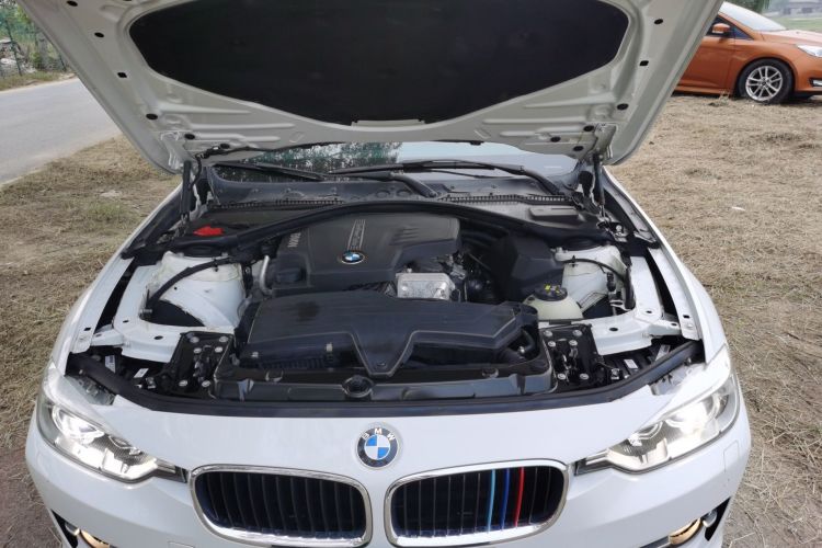 宝马3系 2014款 328Li xDrive风尚设计套装机舱底盘24