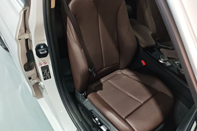 宝马3系 2019款 320Li 时尚型局部细节41