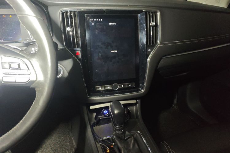 荣威i6 2017款 20T 自动互联网智尊版中控内饰16